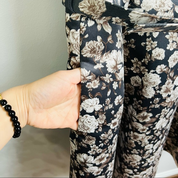 Gal Meets Glam Elle Dutchess fit and flare satin floral prints dress - Picture 8 of 11